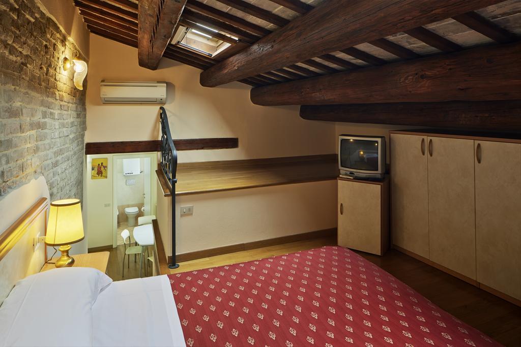 Residence Cavour 63 Rawenna Pokój zdjęcie